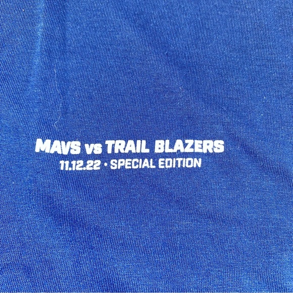 Dallas Mavericks Size XL Blue 2022 City Edition Retroplex Short Sleeve Shirt - Picture 12 of 14